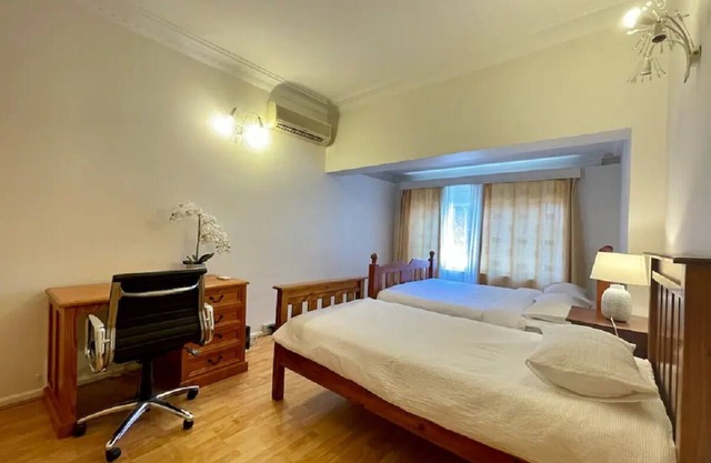 Sydney’s 4BDR with large private yard / Eat-Sleep-Shop-Transit
