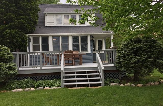 5 Chambre / 1. 5 Bath Lake Front Shore Sur East Lake Syracuse peut accueillir jusqu'à 12