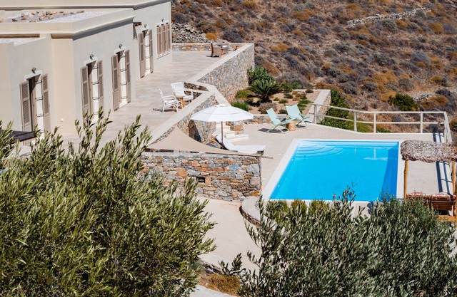 Syros belle villa avec vue sur la mer ligne bleue près de la mer