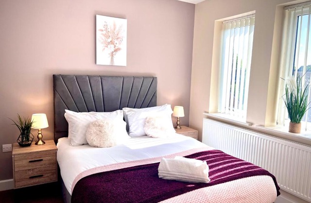 Syster Properties Leicester LE3 Comfy Casa Stay with Free Parking in Quiet Area