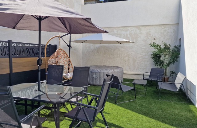 T2 /3 de 60 m2 rez de villa proche Calanques de CASSIS AUBAGNE LA CIOTAT et SPA