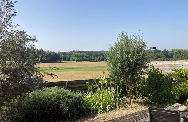 T2 30 M² 4 Sleeps max close to shops and 4-way access