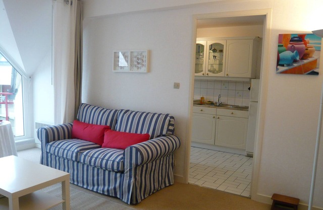 T2 à 20m de la plage, clair, calme et confortable+ Garage+wifi /Label 3***clés
