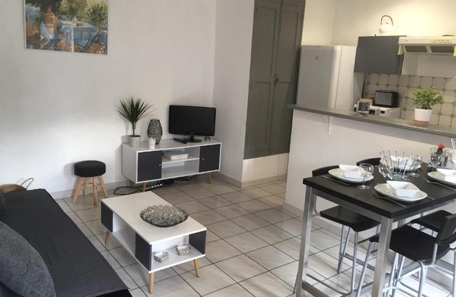 T2 avec TERRASSE, CLIM , box fibre
