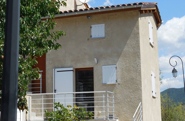 T2 design neuf prox. Digne ( 04 ) 2 pers. Garage, Jardin