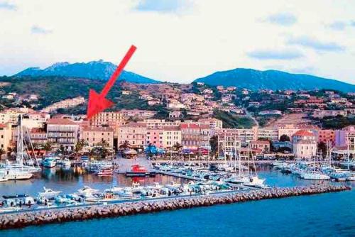 T2 récent climatisé à 100m du port