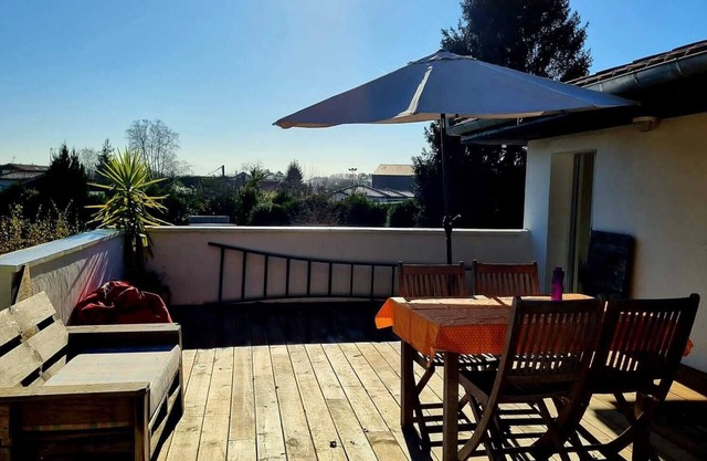 T3-75m2 +TERRASSE de 40m2 au 1er étage d 'une maison +JARDIN et PARKING privatif