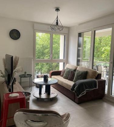 T3 cosy et lumineux avec terrasse
