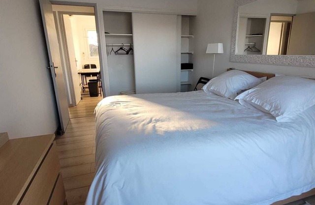 T3 with nice view. Calme. Ideal for lovers