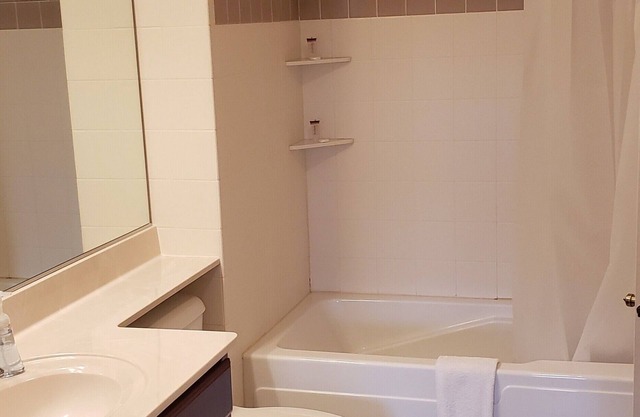 Spacieux condo 1 Bdrm / 1 Bath à Tagalong