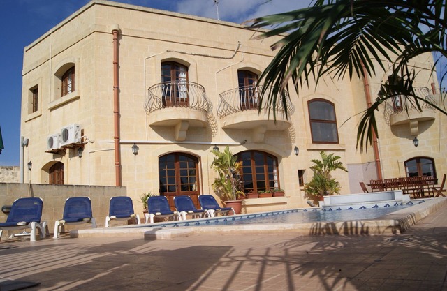 Ta Cikku, un luxueux 5 chambres avec villa avec piscine pour la famille, les amis et le plaisir.