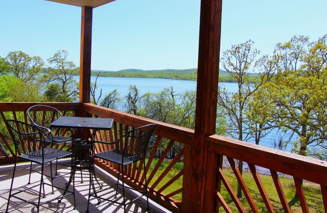 Table Rock Lake, condo de luxe au bord du lac, jacuzzi, à 5 min de Silver Dollar City