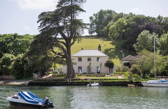 Tacket Wood House - a large and luxurious waterside home in the most picturesque setting