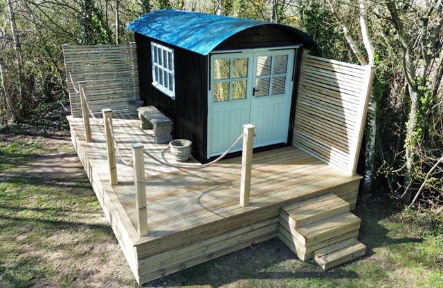 Tadnoll Escape- Shepards Hut- Sleeps 2- Bbq- Lake