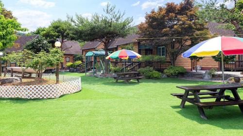 Taean Anmyeondo Lake and Sea Village Pension