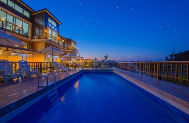 Taean Hue Place Pool Vila