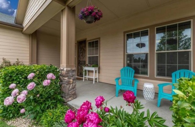 TAHITI AT THE VILLAGE - EXECUTIVE Home "BEST" Location in Boise/Meridian Area!!!