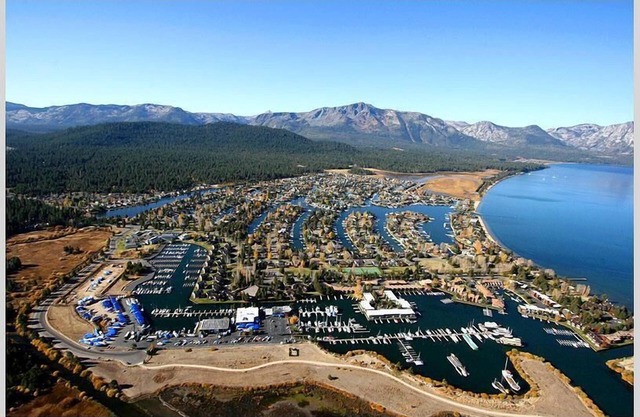 Tahoe Awesomeness Waterfront - Embarcadère - Bain à remous - Douche à vapeur