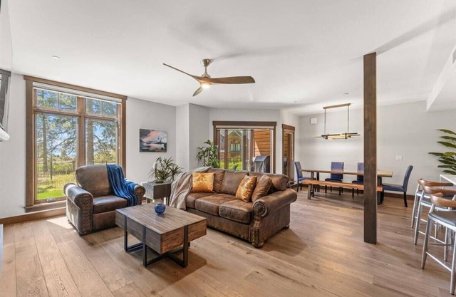 Beautiful Modern 1877 sqft. 2 bed, 3 bath plus additional flex room.