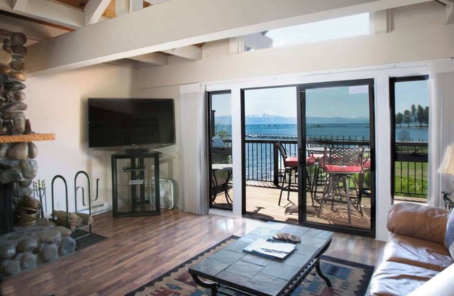 Condo de luxe au bord du lac pour une détente complète