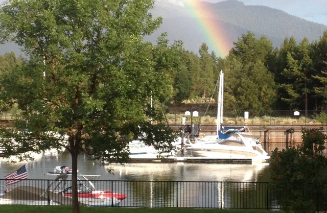 Tahoe Keys Townhouse avec de belles vues de Heavenly Valley et les cours d'eau.