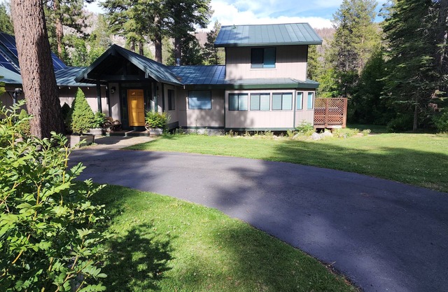 Tahoe River House with Hot Tub on private two riverfront acres