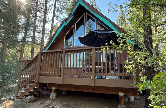 Tahoe Time Cabin w/King Bed, Modern Tahoe Cabin w/ King Bed Suite & Level 1 EV Charging
