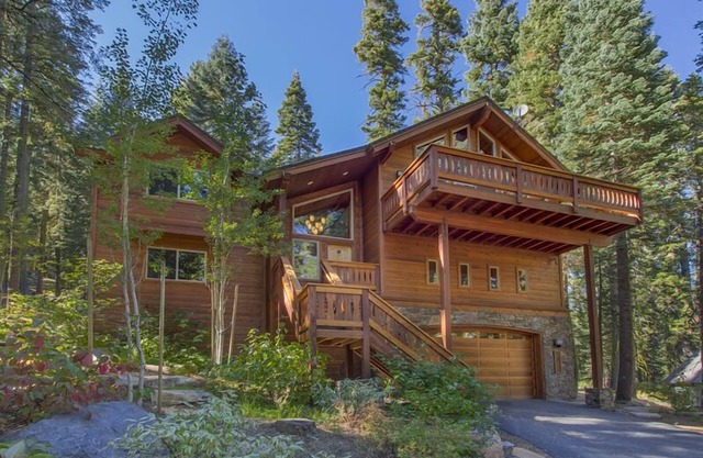 Tahoe Treehouse: 5 BR / 3. 5 BA cinq chambres à Homewood, pour 12 personnes