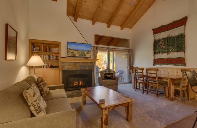 Tahoe Woods: 3 BR, 2 BA Townhouse à Carnelian Bay, 8 personnes