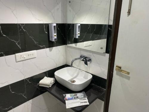 Taj Comfort Inn