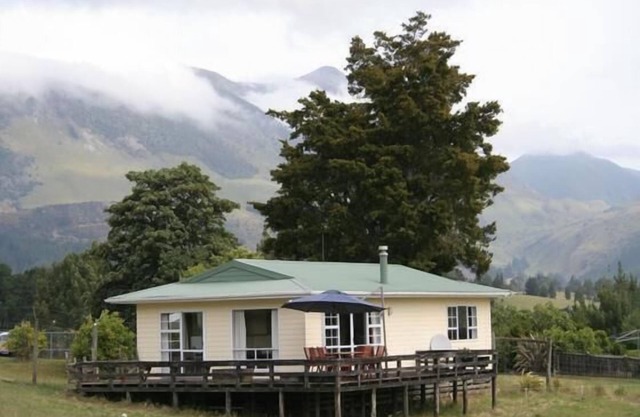 TAKAKA GOLDEN BAY HOBBIT ET SEIGNEUR DES ANNEAUX.