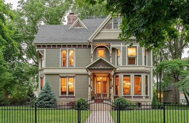 Take 5 Rendezvous at Hoffman House-Entire Home