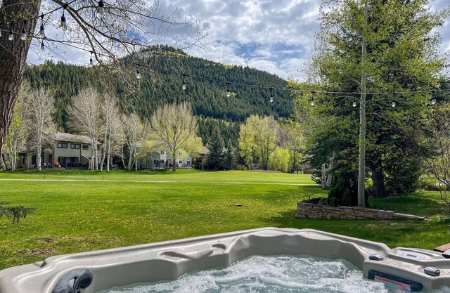 Save Big This Spring! 20% off 4 nights in May-June