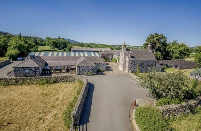 Tal y Bont Farm - a remote that sleeps 30 guests in 14 bedrooms