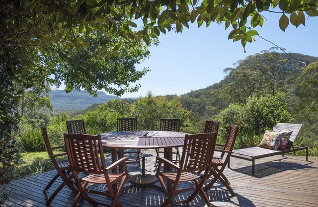 Taliesin - Beautiful 4 bedroom home with amazing views!