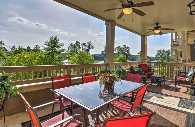 NOUVEAU! Talladega Area Condo w / vue sur le lac et la piscine!