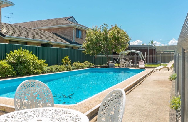 Tamara Court - two minutes walk to Sawtell Village