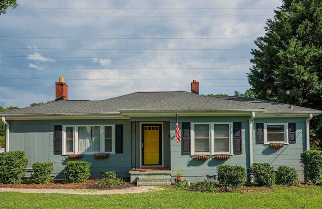 Tamerlane Place-- 5 min to Furman, 10 to Downtown!