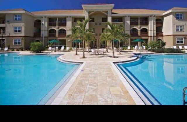 Tampa Bay Luxury Condo, hauts sommets en granit, plus belles plages à proximité.