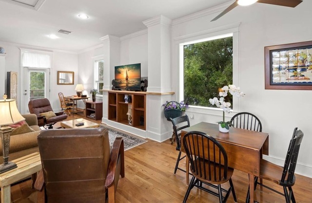 Tampa Bay Peaceful Farmhouse, Minutes from fair grounds, zoo and much more.