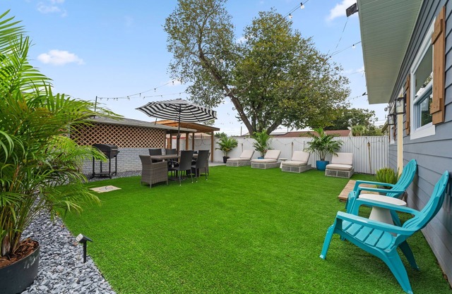 Tampa Lounge Oasis – Prime Spot Near Buccaneers Stadium,Airport & More