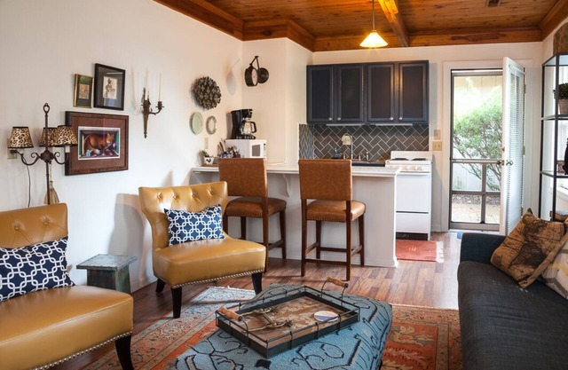 Tanglewood Farm B & B - Fox Den Suite 1 BR / 1BA Appartement privé sur Horse Farm
