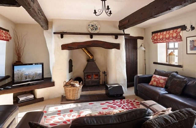 Tansy Cottage - a luxurious and spacious two bedroom cottage with fabulous shared leisure facilities