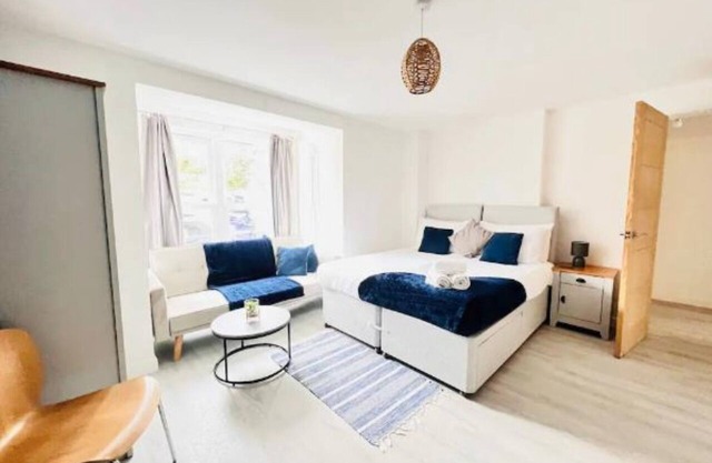 Tanzanite Apartment - Stunning 2-Bedroom Apartment Wi-Fi Sleeps 4