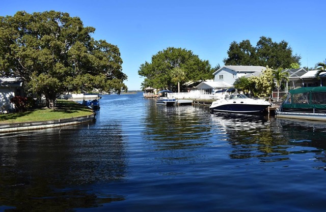 LA MAISON CANAL CANAL AVEC LE STYLE WEST WEST