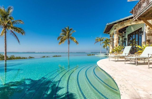 Tarpon Ranch - Live the Resort Life at Tarpon Ranch, Open Water, Pool/Spa, Dockage & Dog Friendly!