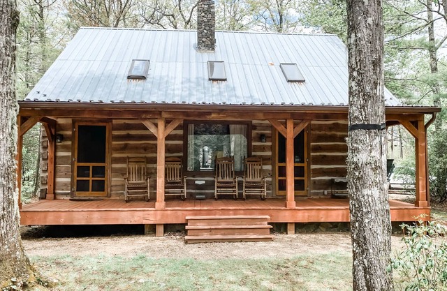 Taste of the Gorge - A True Log Cabin Experience