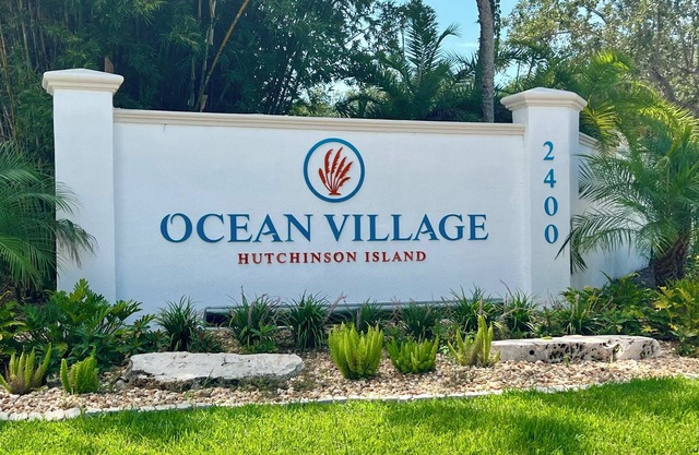 Bon goût et accueillant une chambre / une salle de bains Ocean Village Condo!
