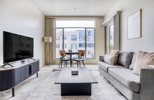 Tasteful Palo Alto 2BR w/ W/D & Pool, walk to Pinterest, by Blueground