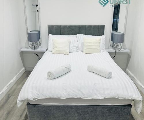 Tastefully decorated 4 Bed Home in Gedling - Near Colwick Country Park, Victoria Retail Park, City Centre & Nottingham Racecourse